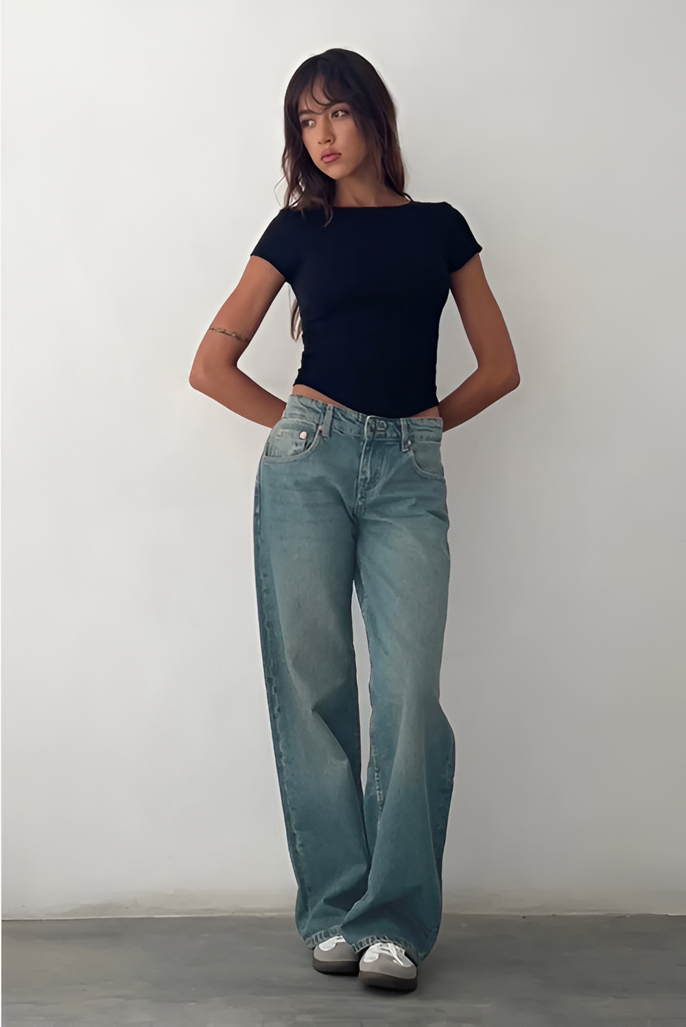 SARA™ | LOW-RISE JEANS